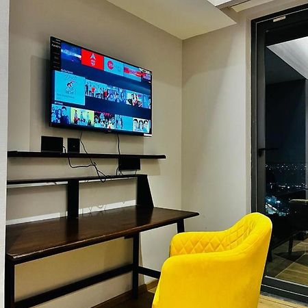 Luxe Apartment By Hey Studio'S Ghaziabad Ngoại thất bức ảnh