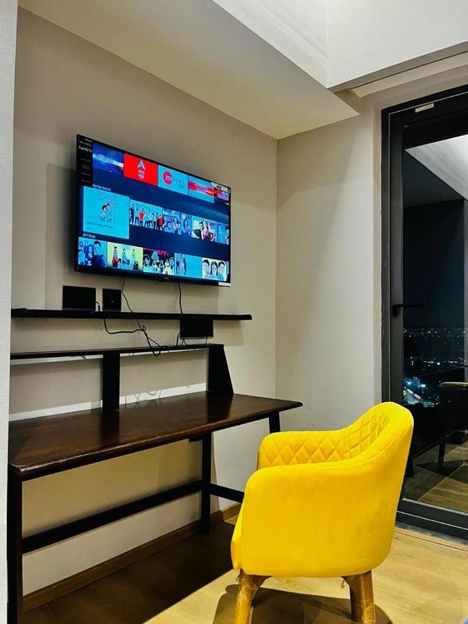 Luxe Apartment By Hey Studio'S Ghaziabad Ngoại thất bức ảnh
