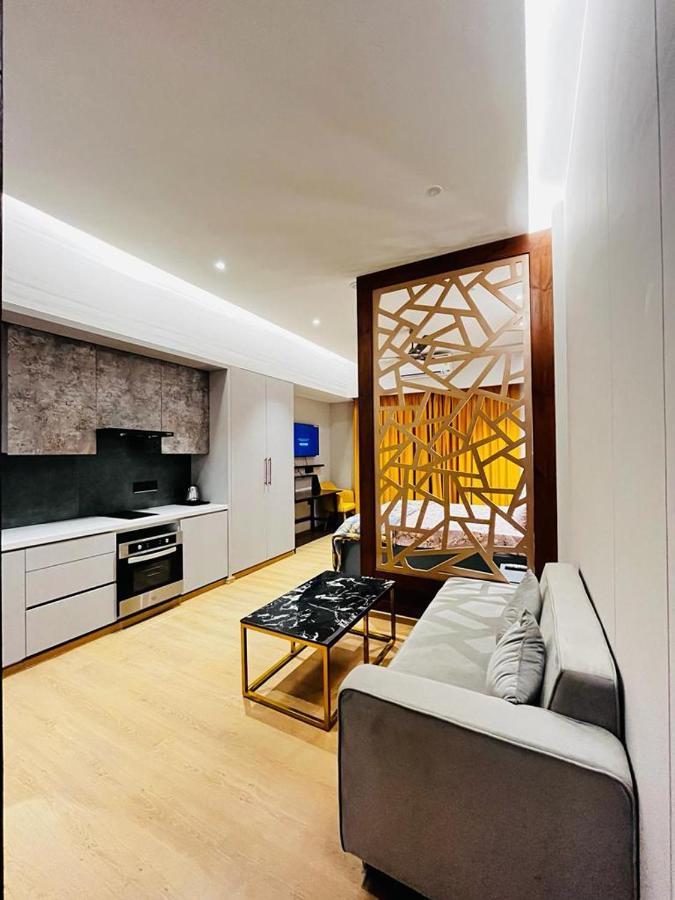 Luxe Apartment By Hey Studio'S Ghaziabad Ngoại thất bức ảnh