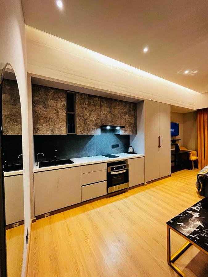 Luxe Apartment By Hey Studio'S Ghaziabad Ngoại thất bức ảnh