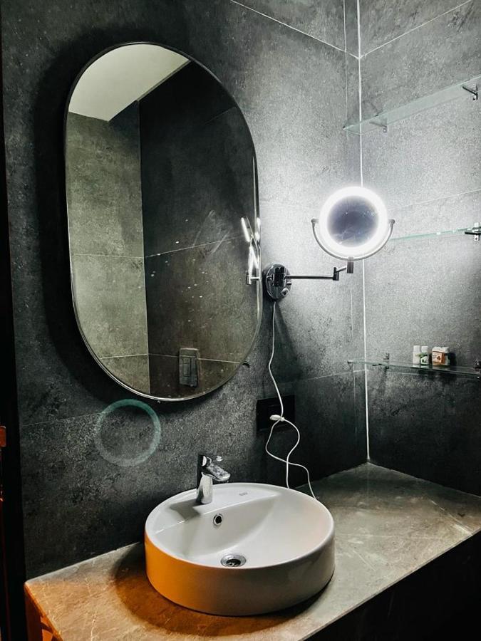 Luxe Apartment By Hey Studio'S Ghaziabad Ngoại thất bức ảnh
